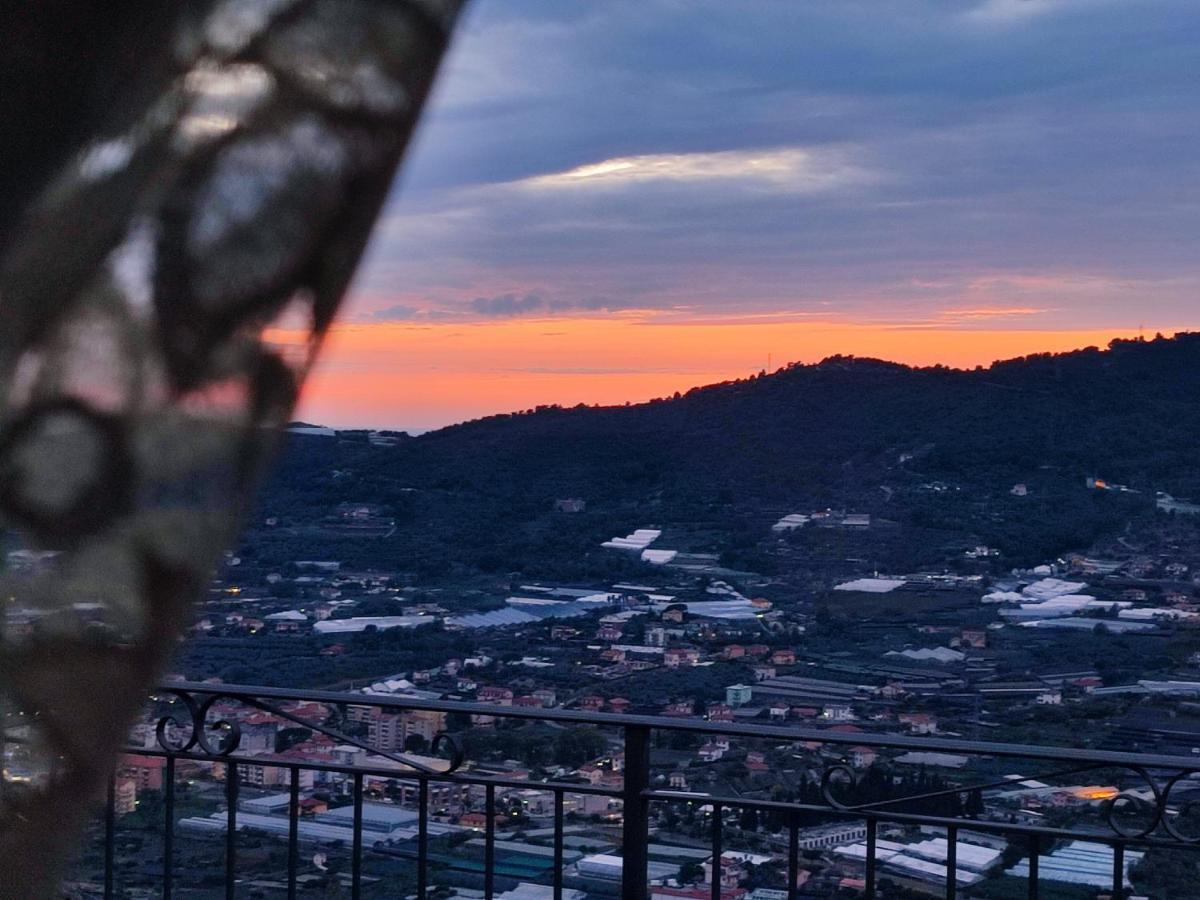 مبيت وإفطار كاستيلارو La Vista Del Poggio المظهر الخارجي الصورة